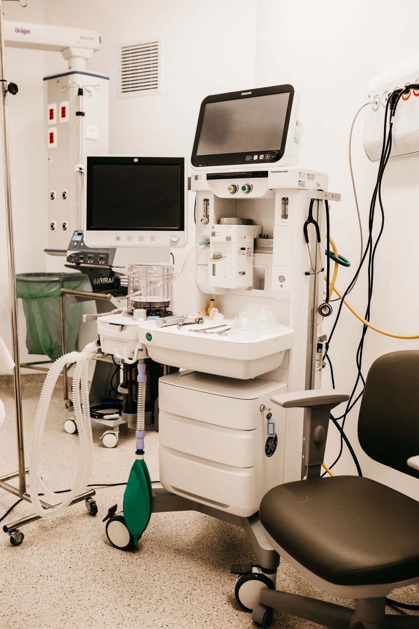 Respiratory and monitoring equipment in a hospital